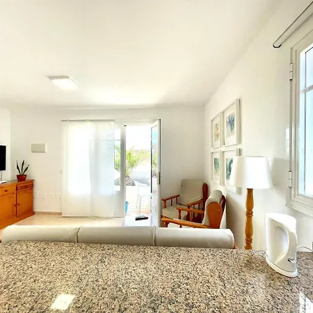 アパート Cozy With Freewifi, Near Beach Y Natural Pools In *