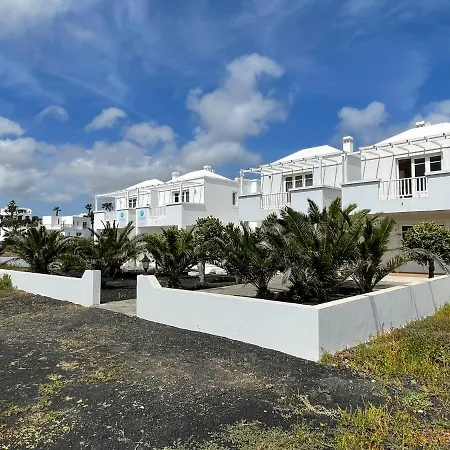 アパート Cozy With Freewifi, Near Beach Y Natural Pools In