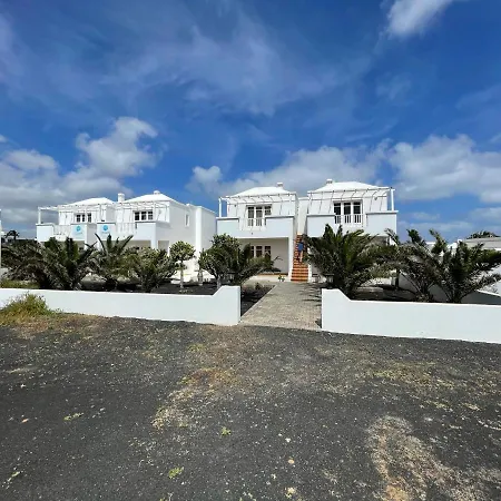 アパート Cozy With Freewifi, Near Beach Y Natural Pools In
