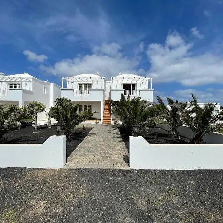 アパート Cozy With Freewifi, Near Beach Y Natural Pools In *